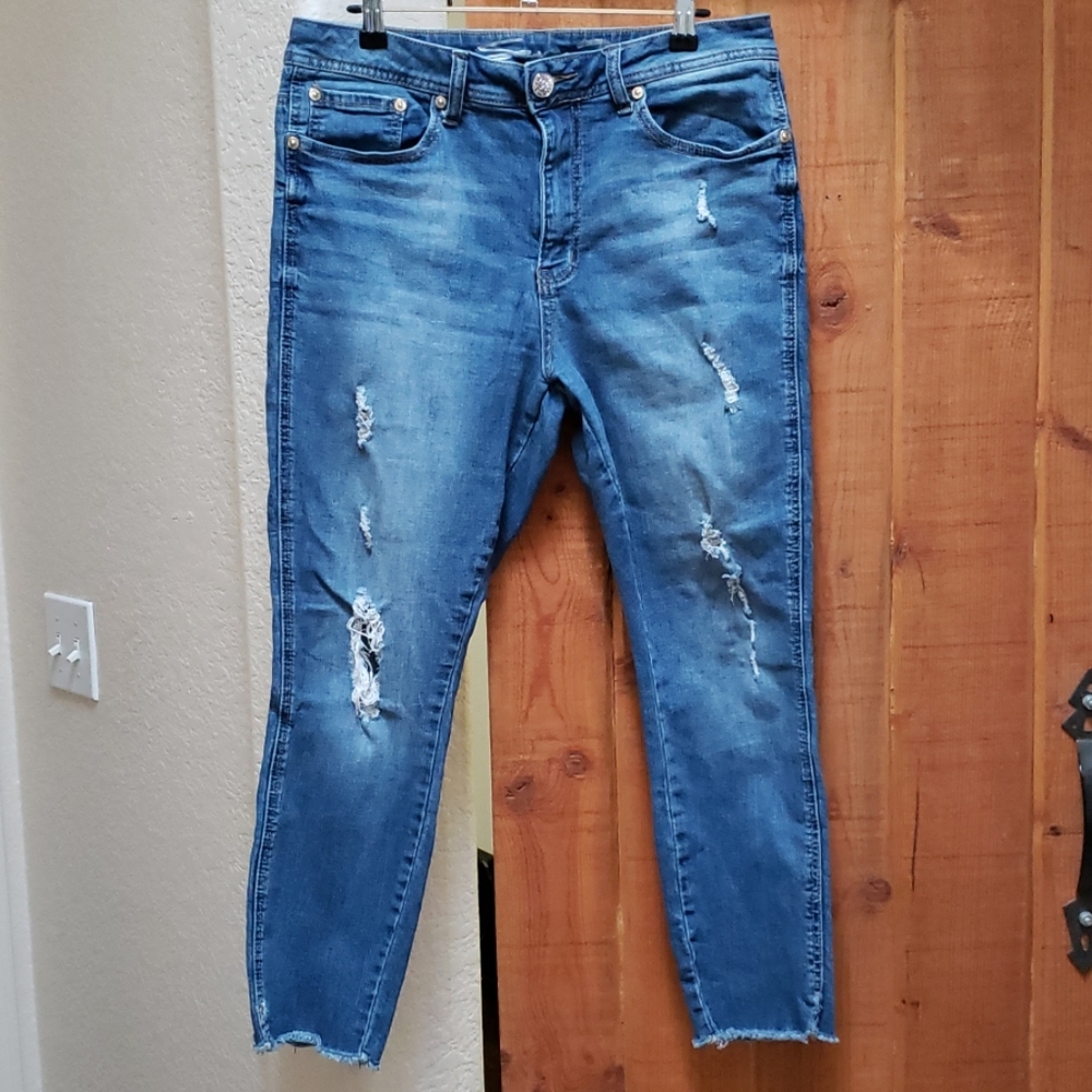 Seven7 blue high rise ankle jeans